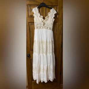 Wedding dress size 12 women’s.